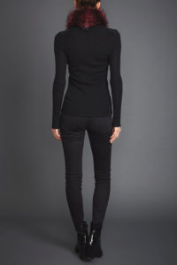 Lapel Cross-Through Collar in Soft-Ruby