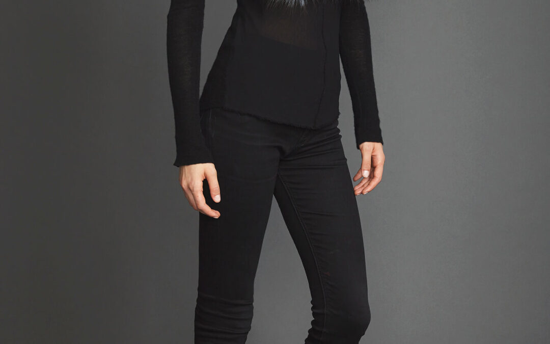 Lapel Cross-Through Collar in Iced Topaz