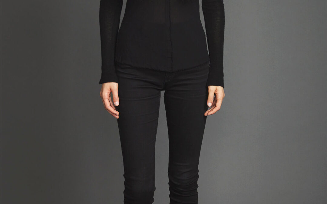 Lapel Cross-Through Collar in Iced Topaz