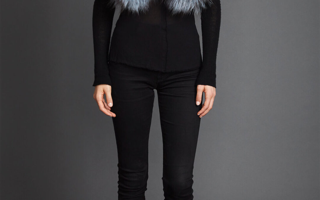 Lapel Cross-Through Collar in Iced Topaz