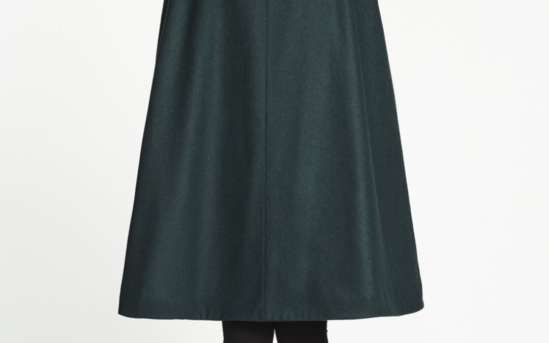 Collarless Cape in Wool