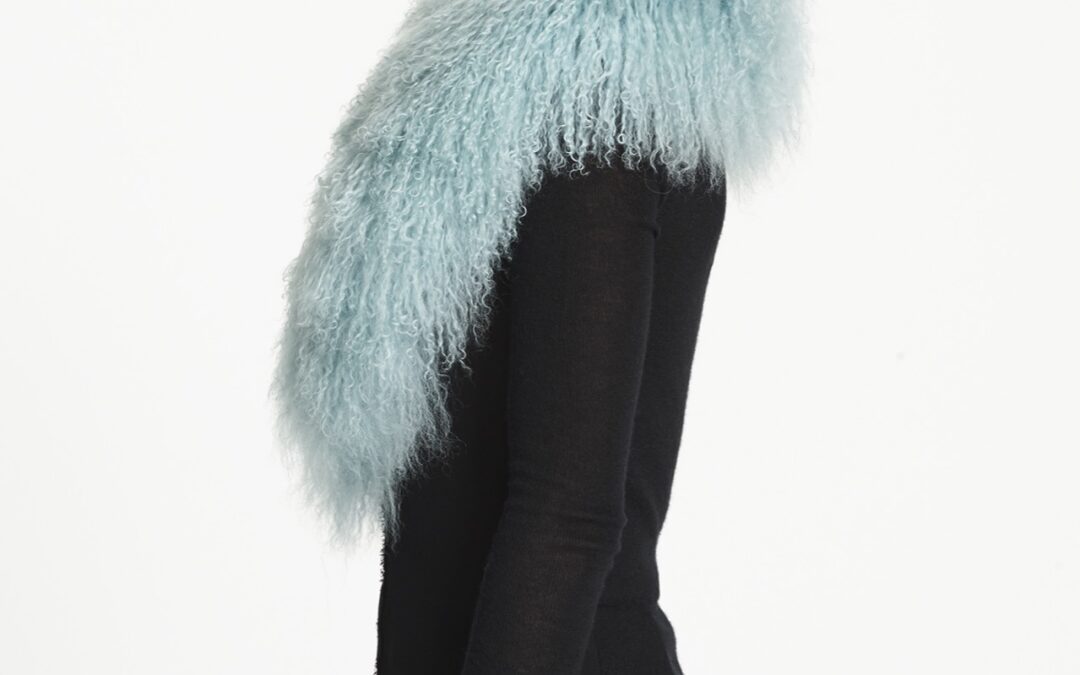 AW18_Mongolian_lamb_shawl_collar_Aquamarine_back